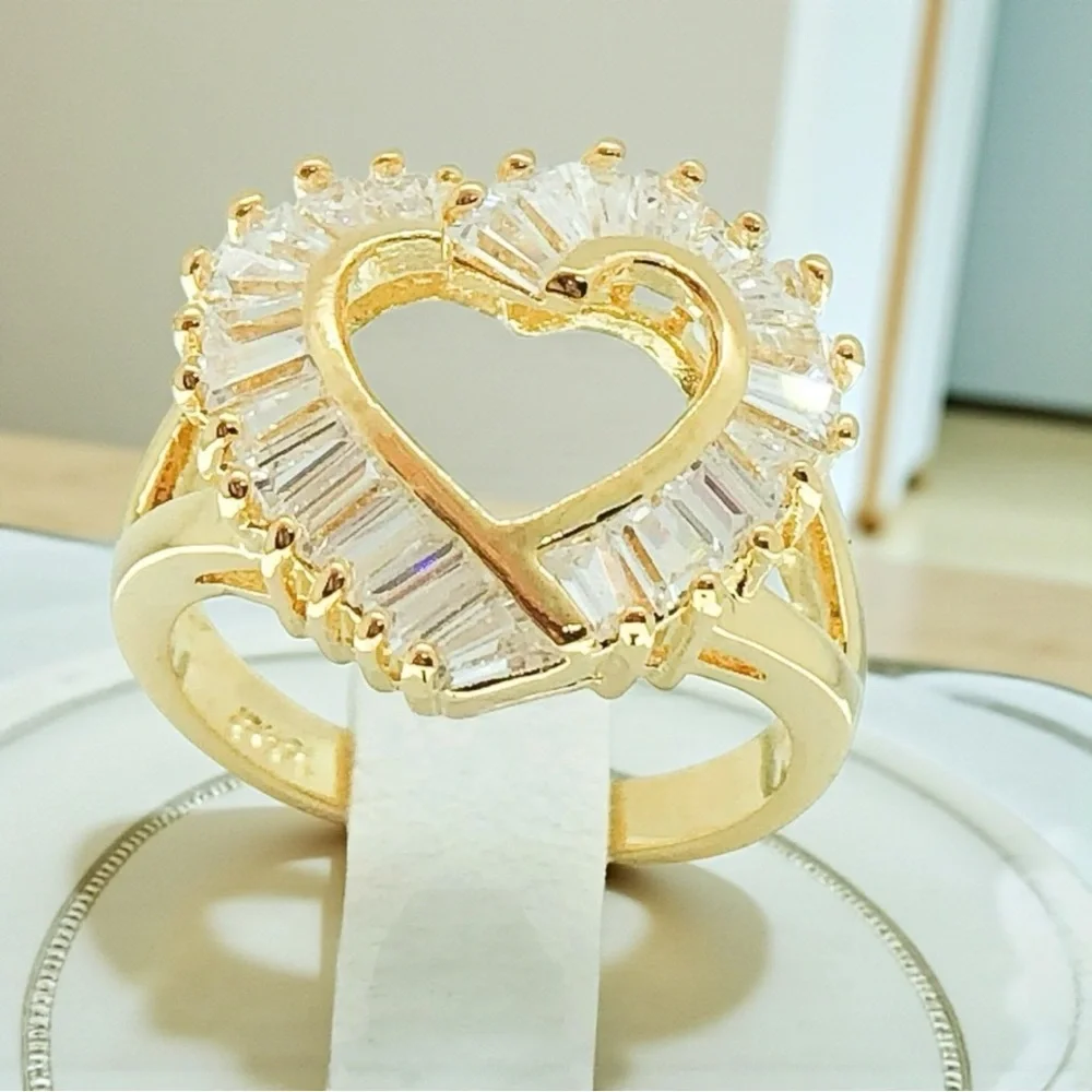 Size 6 Gold Filled Triple A CZ Heart Ring - Picture 1 of 8